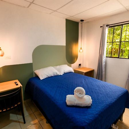 Friendly House Hotell Santa Tecla Exteriör bild