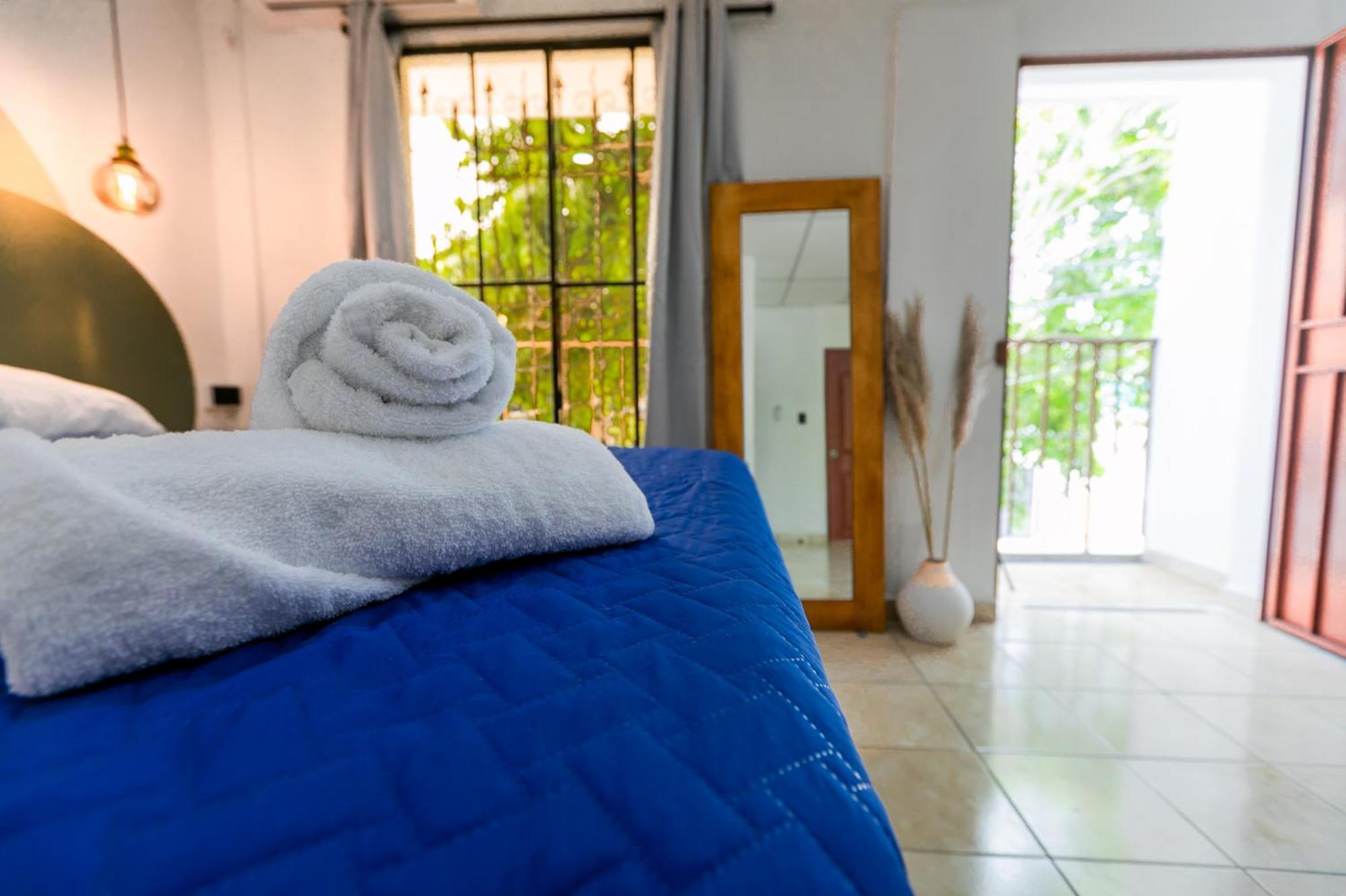 Friendly House Hotell Santa Tecla Exteriör bild