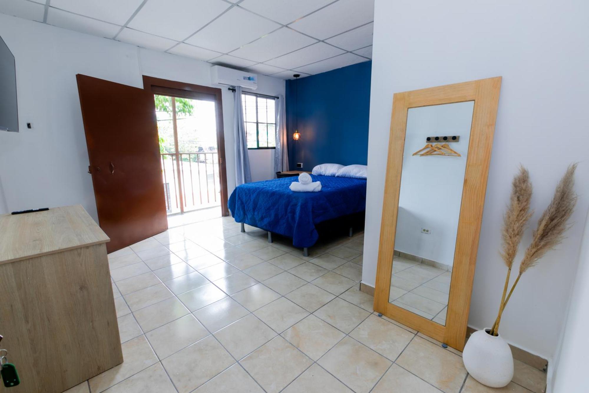 Friendly House Hotell Santa Tecla Exteriör bild